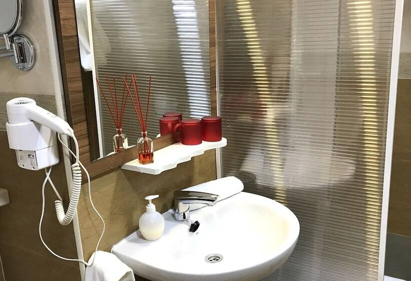 اتاق خانوادگی, Alquimia Cadiz