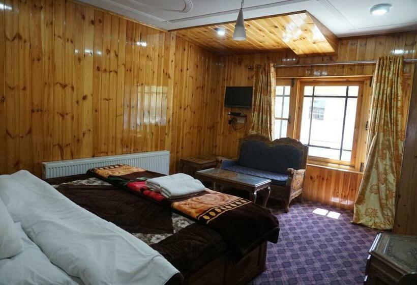 חדר דלוקס, Barzman