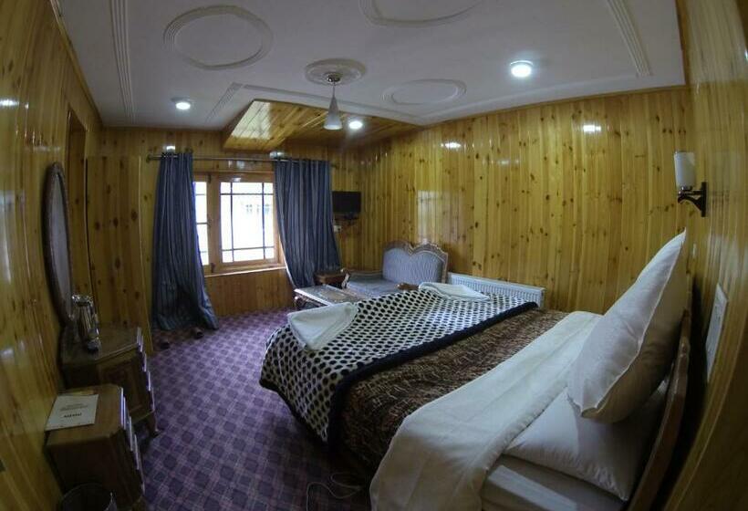 חדר דלוקס, Barzman