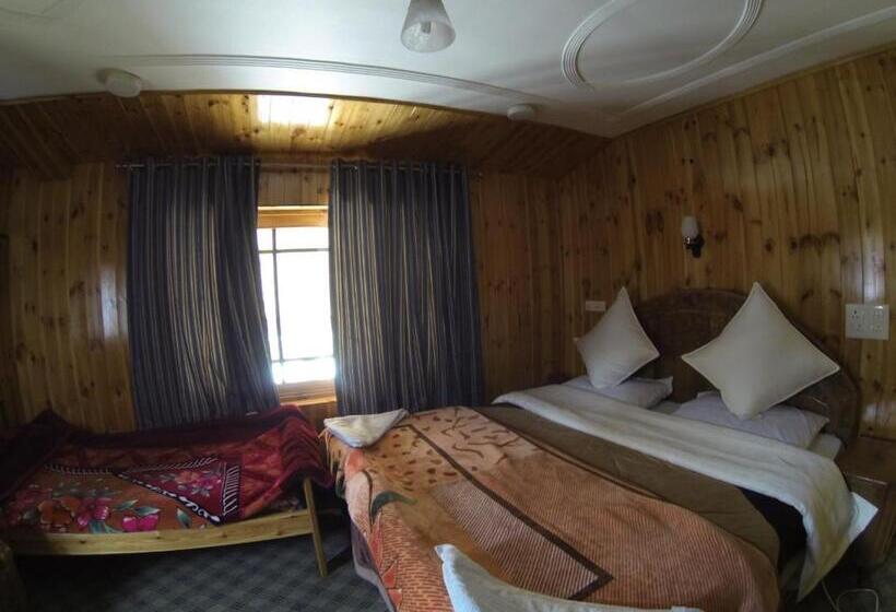 חדר דלוקס, Barzman