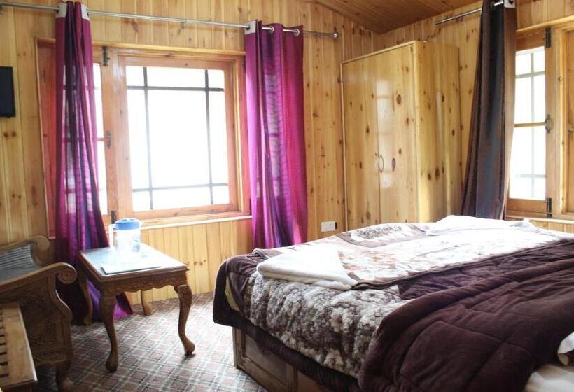 חדר דלוקס, Barzman