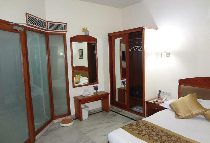 Люкс, Daspalla Executive Court