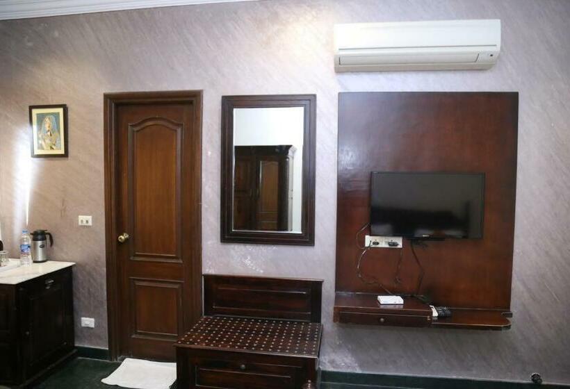 Quarto Deluxe, Devansh By Inspira