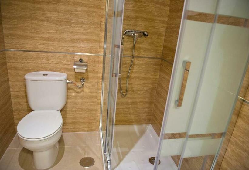 اتاق استاندارد یک نفره, Escudero