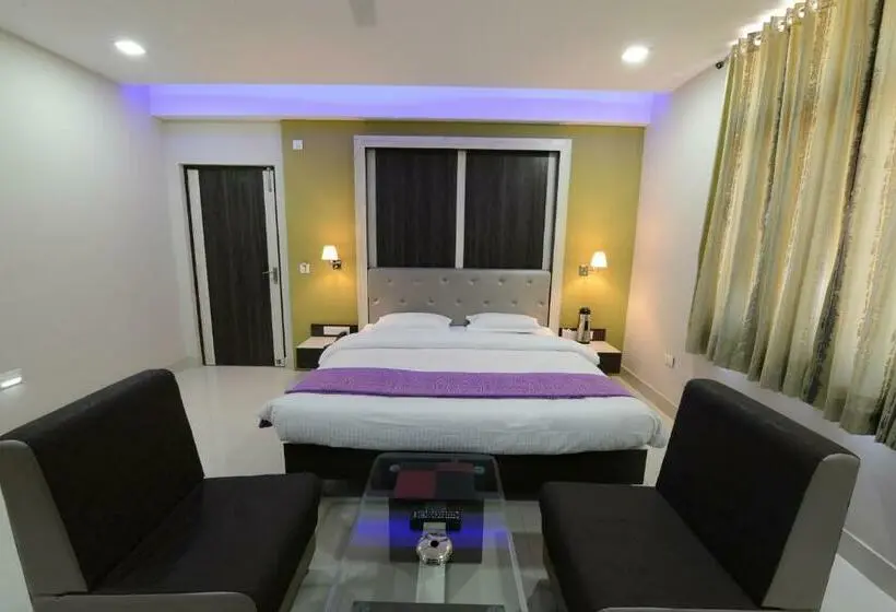 اتاق لوکس, Heeralal
