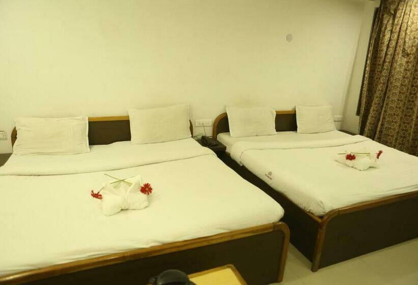 Pokój Rodzinny, Kamla Palace