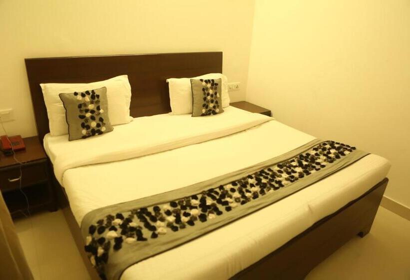 Pokój Ekonomiczny, Kamla Palace