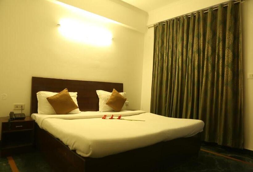 Pokój Ekonomiczny, Kamla Palace