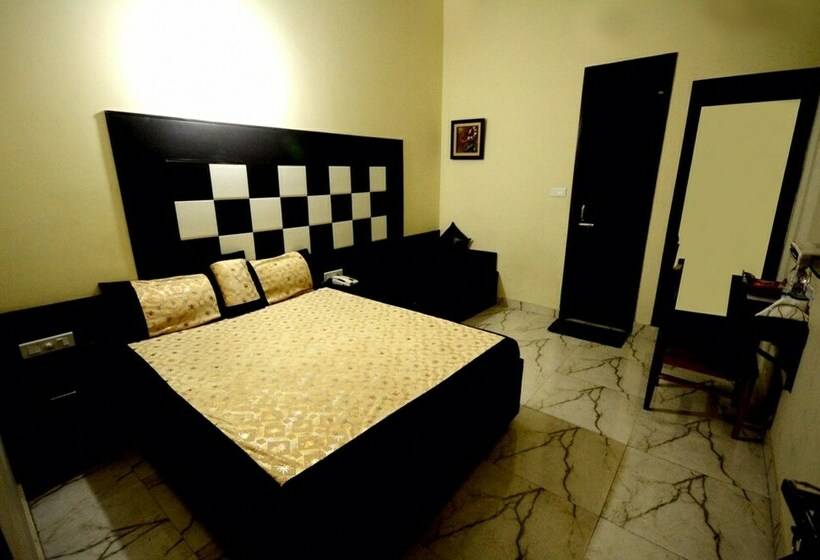 غرفة ديلوكس, Mehra Inn