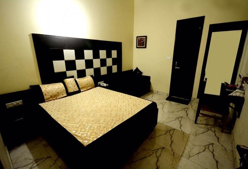 غرفة ديلوكس, Mehra Inn