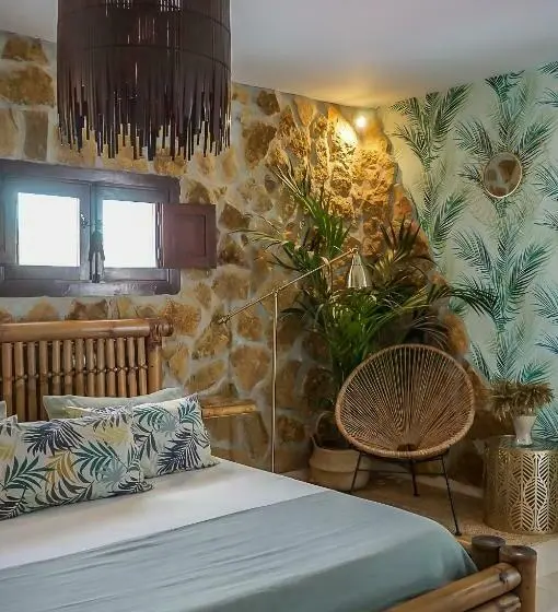 Standard Kolmen Hengen Huone, Posada De Las Cuevas