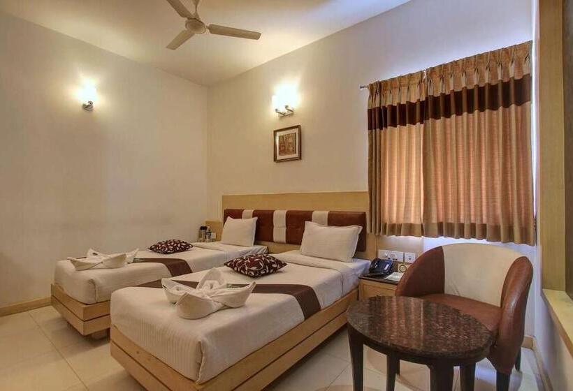 اتاق لوکس, Prince Gardens