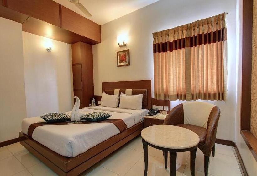 اتاق لوکس, Prince Gardens