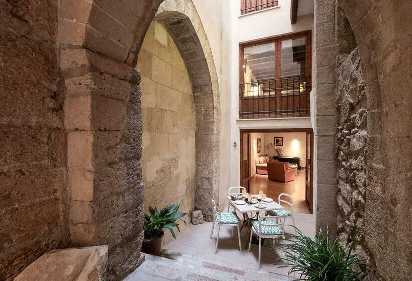 침실 2개 아파트, Ramón Llull House