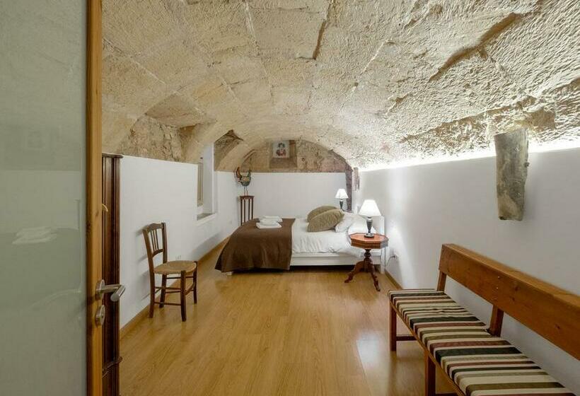 带2个卧室的公寓, Ramón Llull House