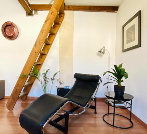 침실 1개 아파트, Ramón Llull House