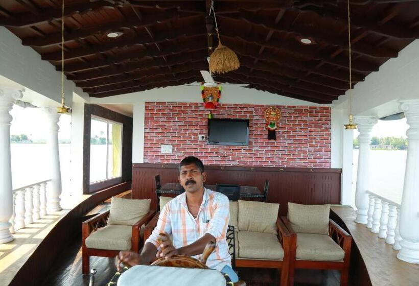 סוויטת דלוקס 2 חדרים, Sreekrishna Houseboat   Vaccinated Staff