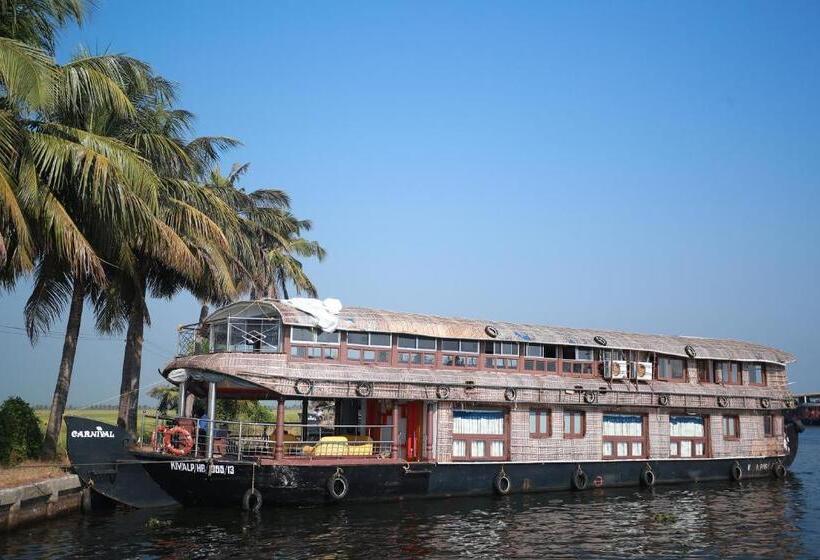 סוויטה משפחתית, Sreekrishna Houseboat   Vaccinated Staff