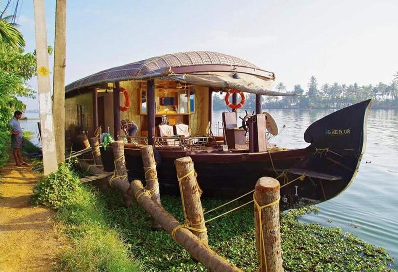 סוויטה, Sreekrishna Houseboat   Vaccinated Staff