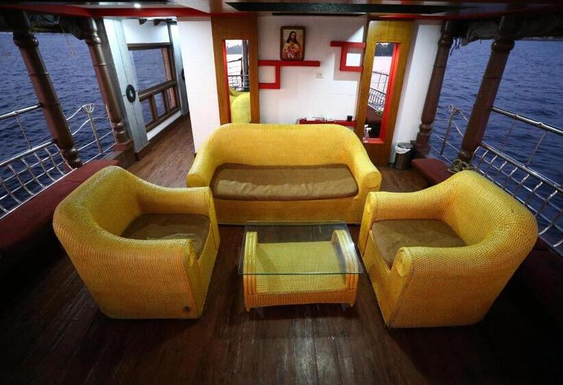 סוויטה משפחתית, Sreekrishna Houseboat   Vaccinated Staff