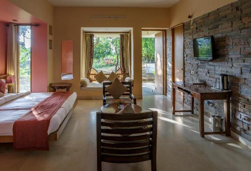 اتاق داخلی دلوکس, The Chitvan Resort