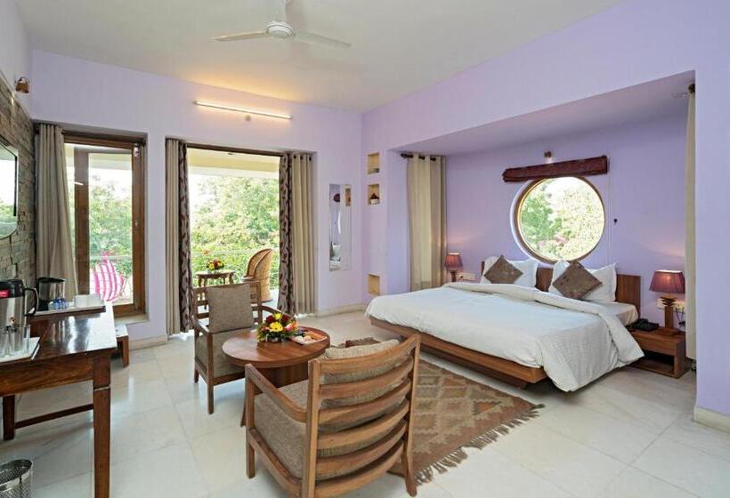سوییت با چشم‌انداز استخر, The Chitvan Resort