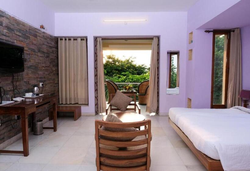 سوییت با چشم‌انداز استخر, The Chitvan Resort