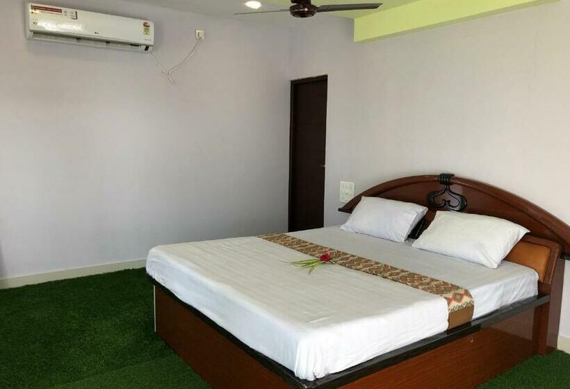 Suite with lake view, Udaya Resort