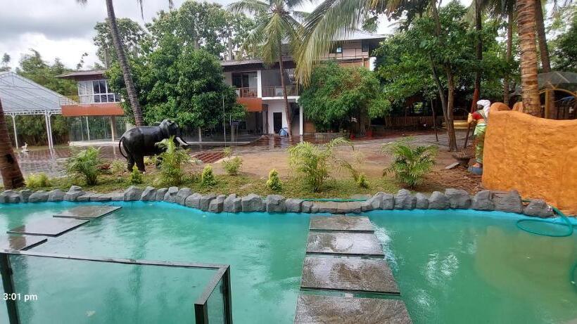 Люкс Кровать Кинг, Udaya Resort