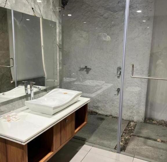 스위트 킹사이즈 침대, Udaya Resort