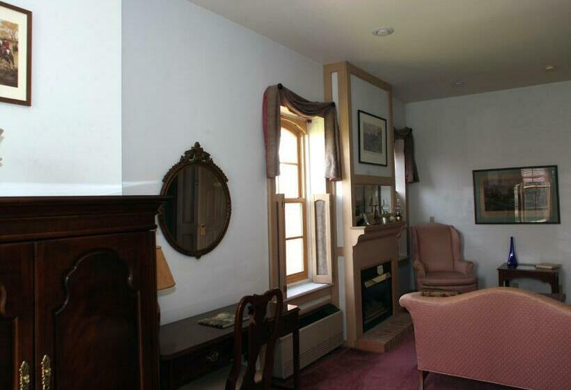 سوییت اجرایی, Oak Valley Inn And Suites