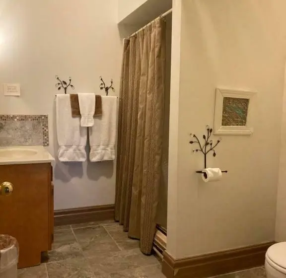 デラックススイート, Oak Valley Inn And Suites