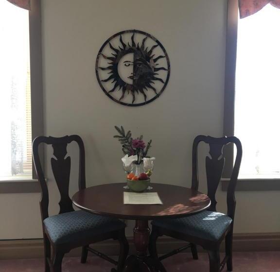 سوییت لوکس, Oak Valley Inn And Suites