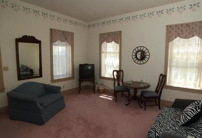 デラックススイート, Oak Valley Inn And Suites