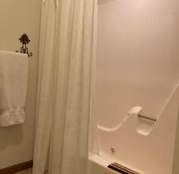 سوییت لوکس, Oak Valley Inn And Suites