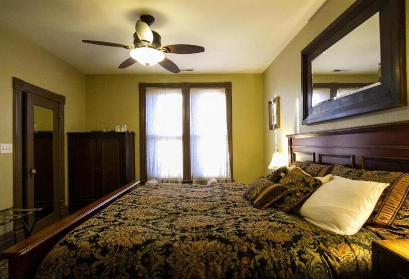 스탠다드 룸 킹사이즈 침대, Swantown Inn