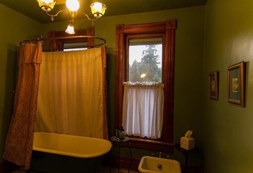 غرفة ديلوكس سرير كينج, Swantown Inn