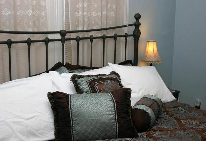 스탠다드 룸 킹사이즈 침대, Swantown Inn
