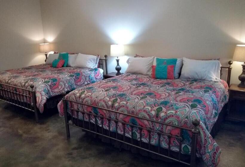 جناح غرفتين نوم, Swantown Inn