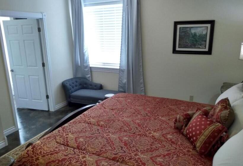 جناح غرفتين نوم, Swantown Inn