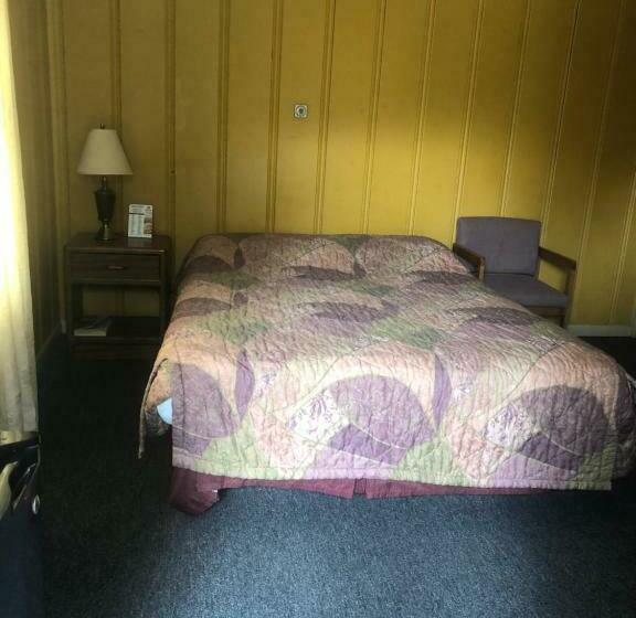 이코노미 룸, Coronado West Motel