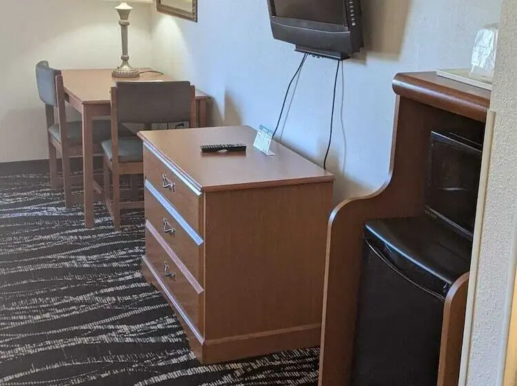 スイート, Heritage Inn And Suites