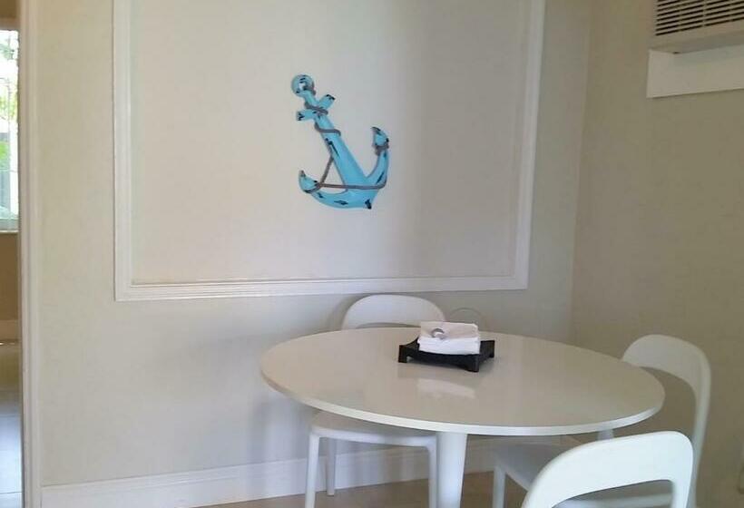 סוויטה, Hollywood Broadwalk Oceanside