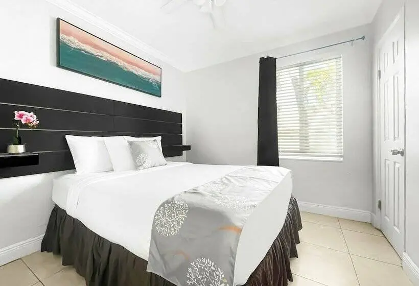 استودیوی استاندارد, Hollywood Broadwalk Oceanside
