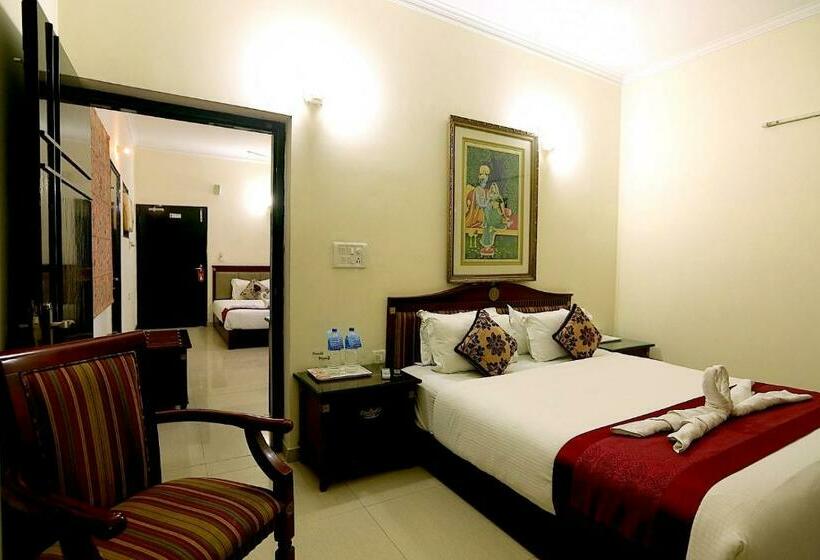 Номер Executive, Kridha Residency   Opposite Prem Mandir Vrindavan