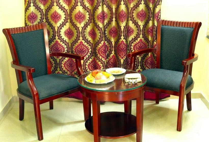 Номер Deluxe, Kridha Residency   Opposite Prem Mandir Vrindavan