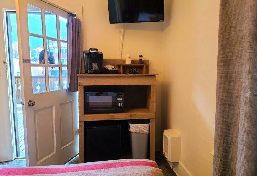 Номер Стандарт с Балконом, Mrs. Anderson's Lodging