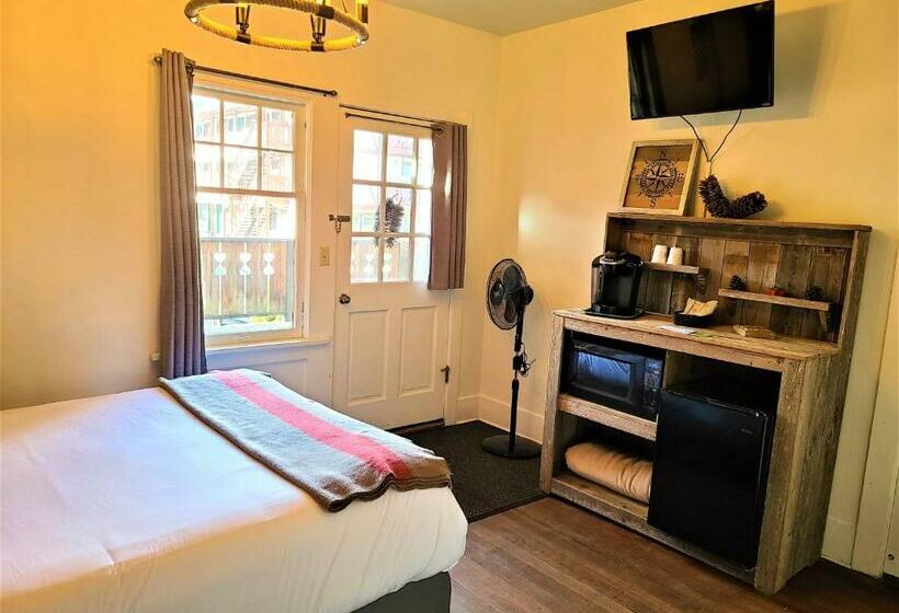 Номер Стандарт с Балконом, Mrs. Anderson's Lodging