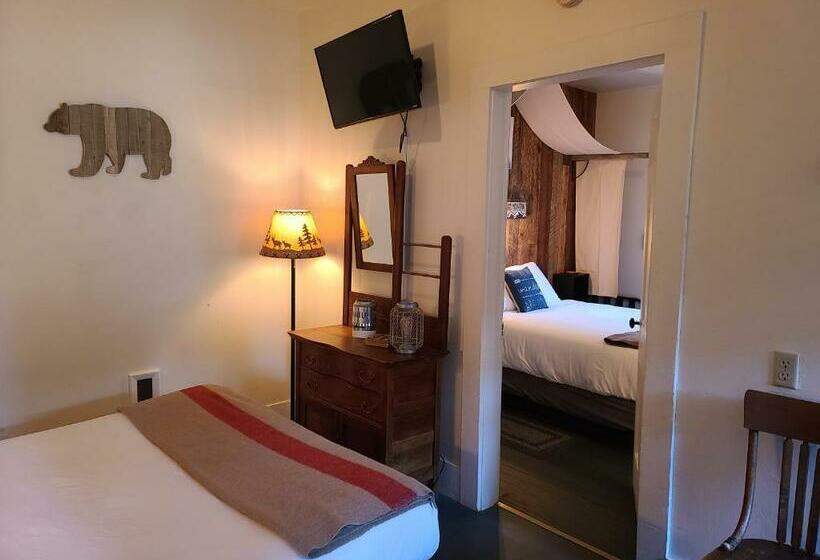 ファミリールーム, Mrs. Anderson's Lodging