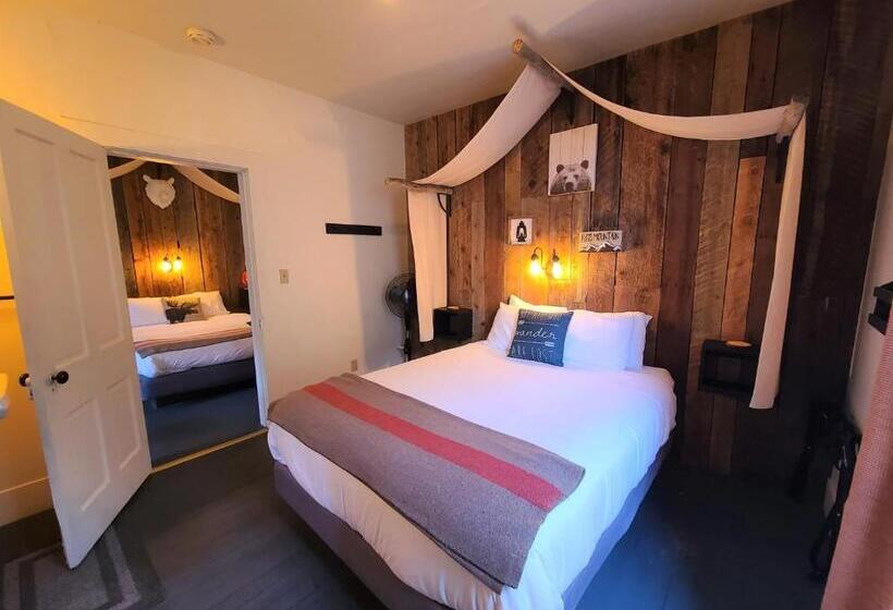 Семейный Номер, Mrs. Anderson's Lodging